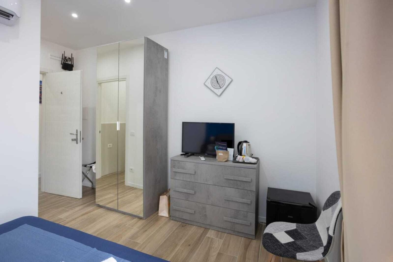 Giuly Suites & Rooms Napoli Dış mekan fotoğraf