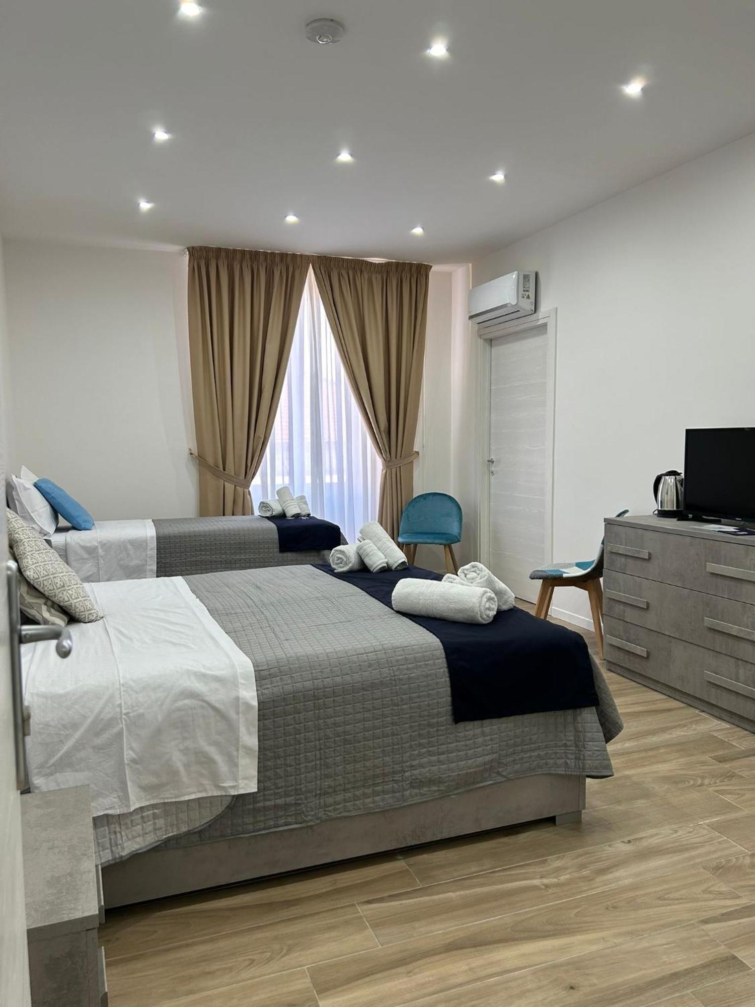 Giuly Suites & Rooms Napoli Dış mekan fotoğraf